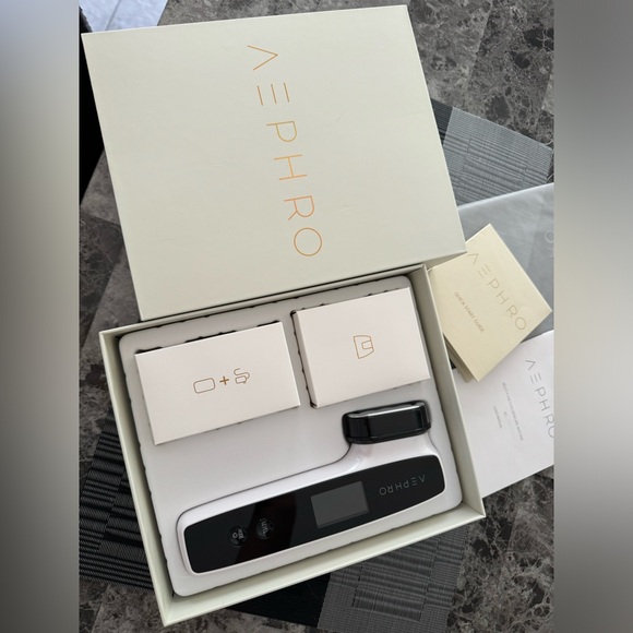 Face Skin Tightening Machine - Radio Frequency Facial Device BRAND NEW - Picture 2 of 10